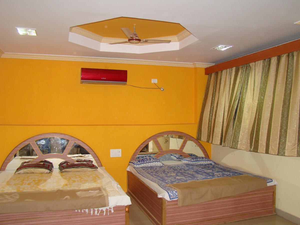 Sreeniketanam Lodge Madhavaram Exterior foto