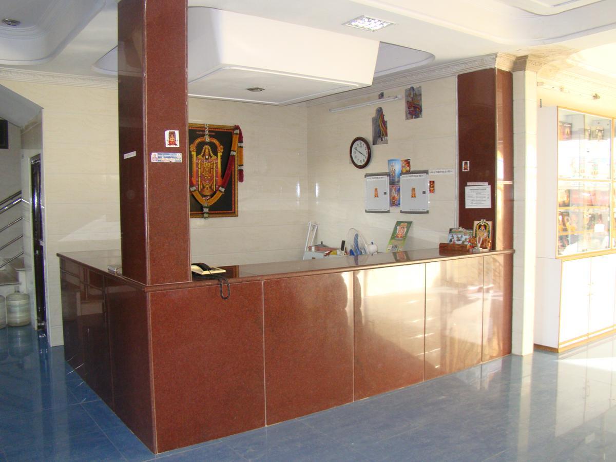 Sreeniketanam Lodge Madhavaram Exterior foto