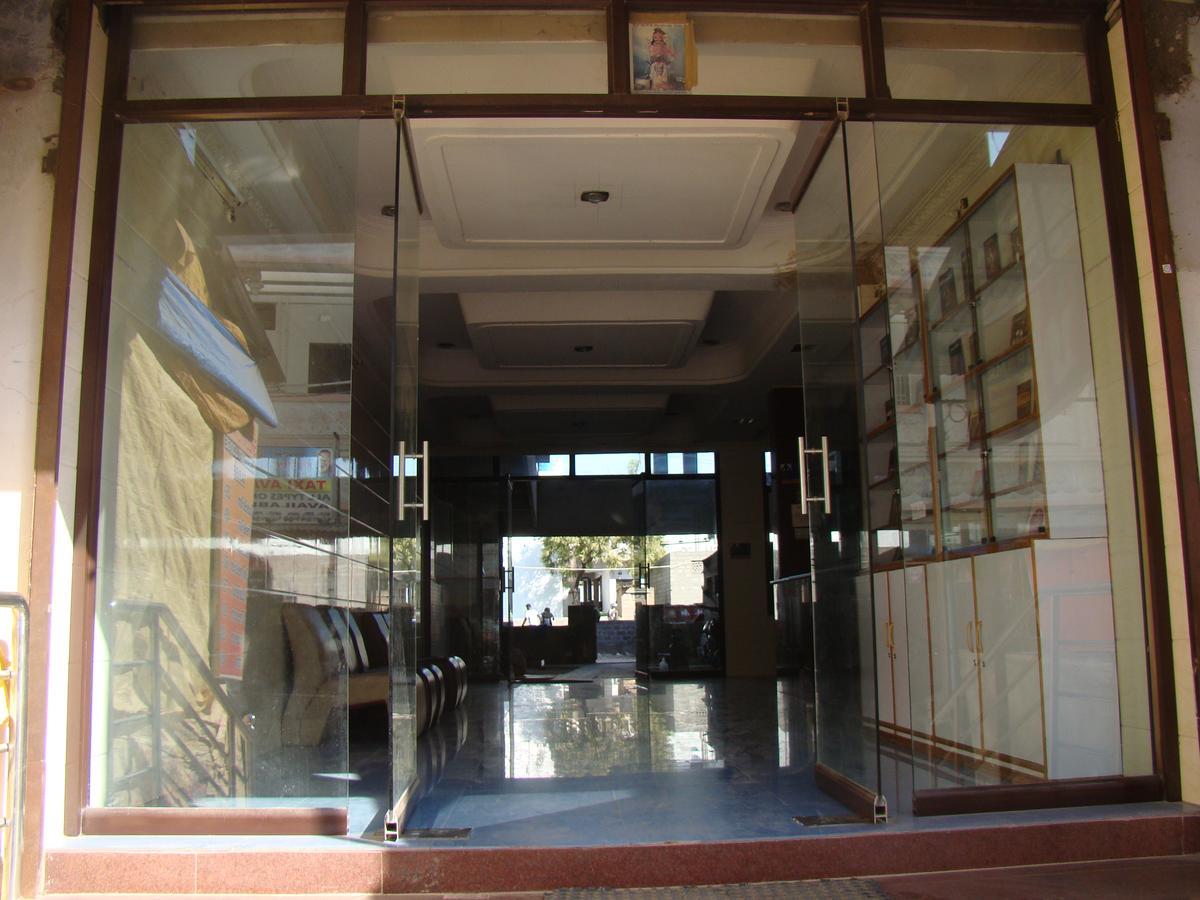 Sreeniketanam Lodge Madhavaram Exterior foto