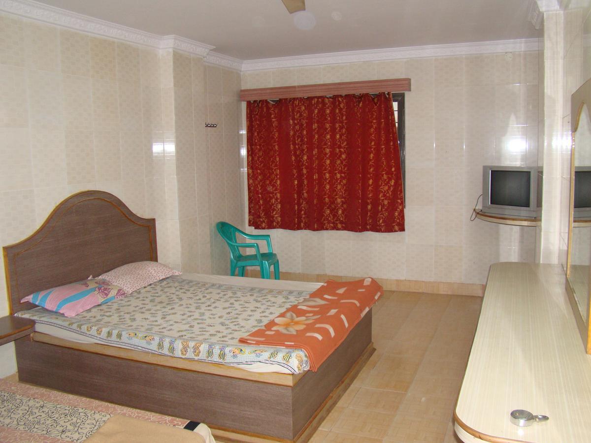 Sreeniketanam Lodge Madhavaram Exterior foto